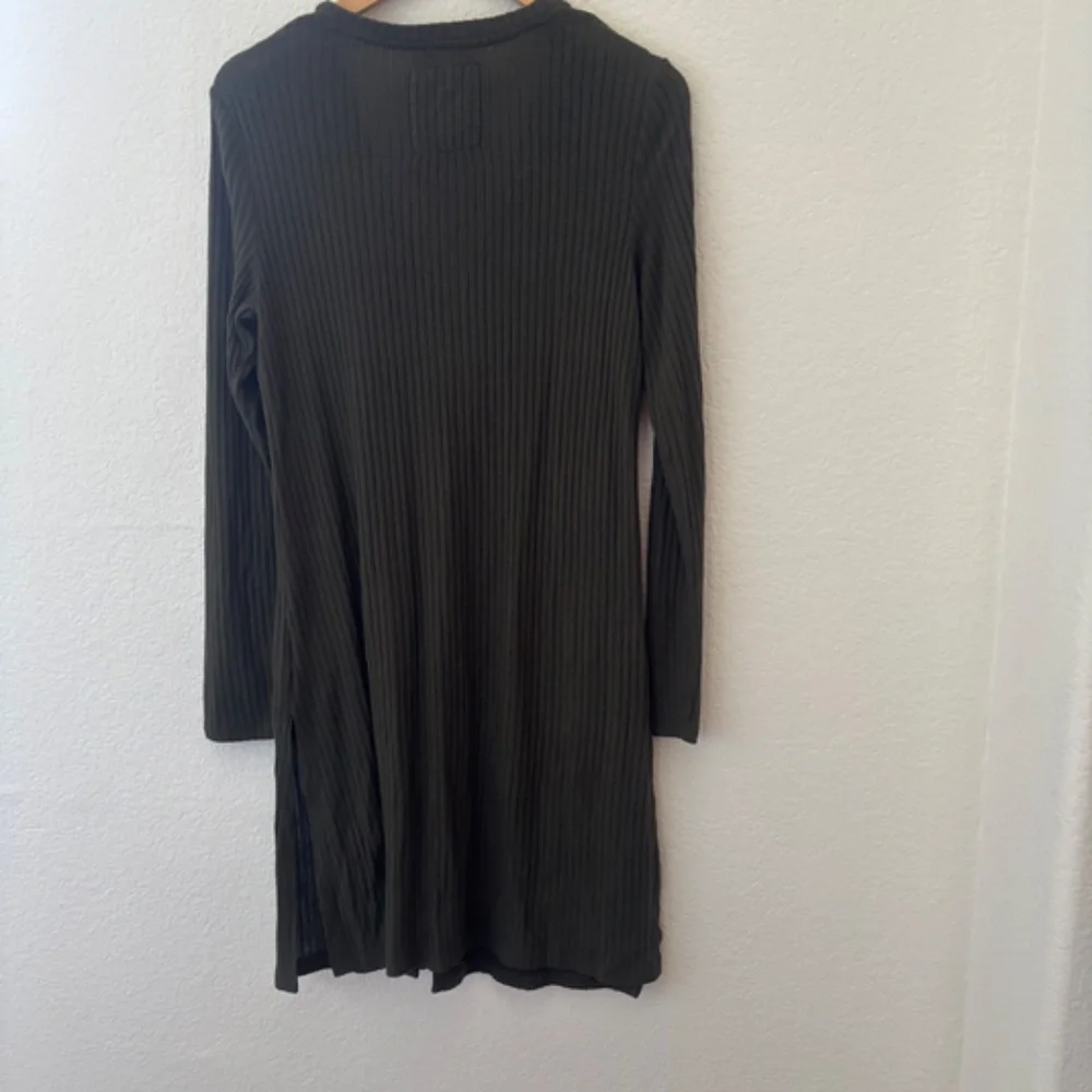 Akemi‎ + Kin olive green ribbed midi length cardigan Size Medium